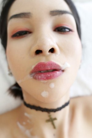 21yo busty Thai newhalf sucks and fucks white tourists cock